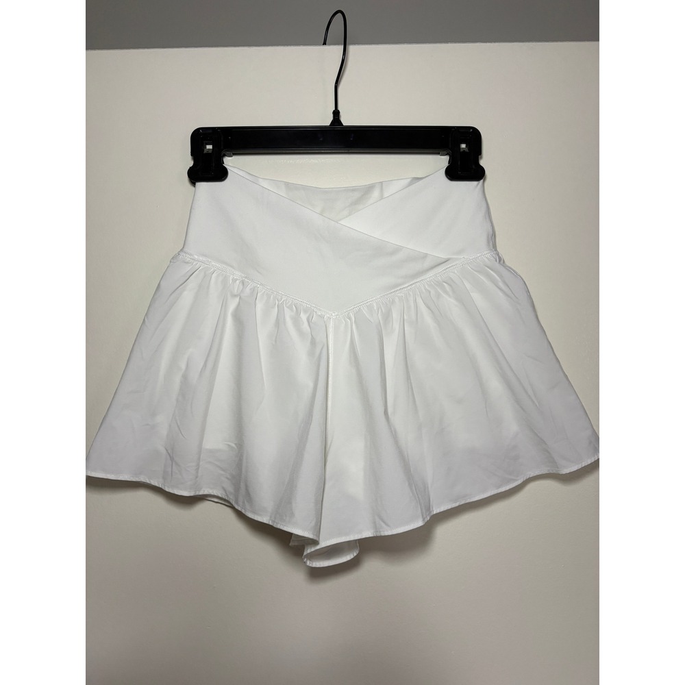 OFFLINE by Aerie Shorts Medium White Crossover V-Waist Flowy Pleated